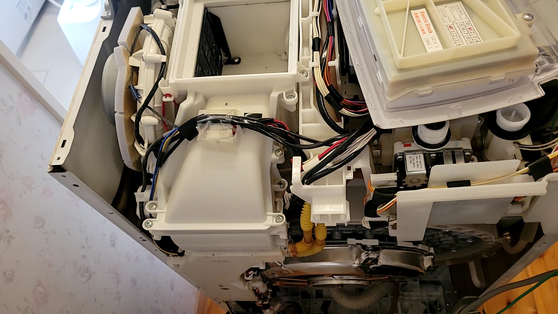 熱田区日立ドラム洗濯機乾燥系統分解洗浄